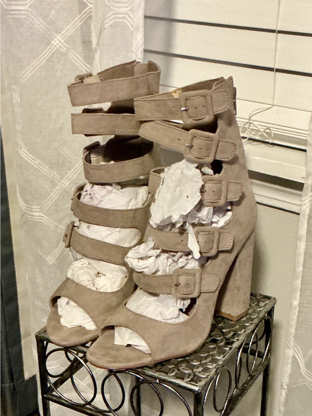 Windsor Women's Taupe Strappy Block Heel Sandals size 9